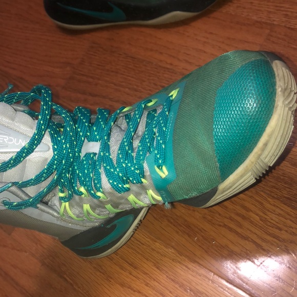 A pair of 2016 custom hyperdunks. - Picture 2 of 6